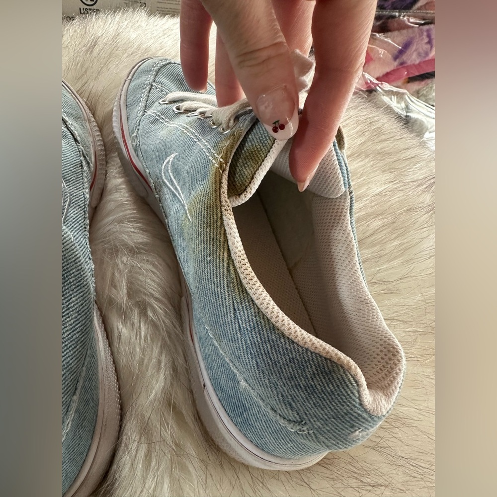 NIKE Men’s Gts 97 Denim - Blue
$166 MSRP with flaw - Picture 15 of 15